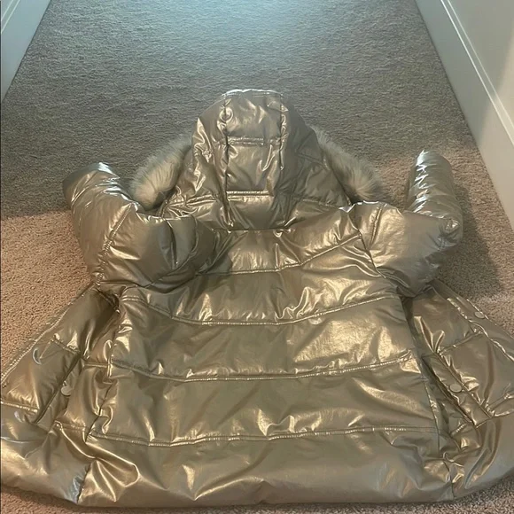 Kids Silver Puffer Jacket with Faux Fur Hood - Picture 7 of 8